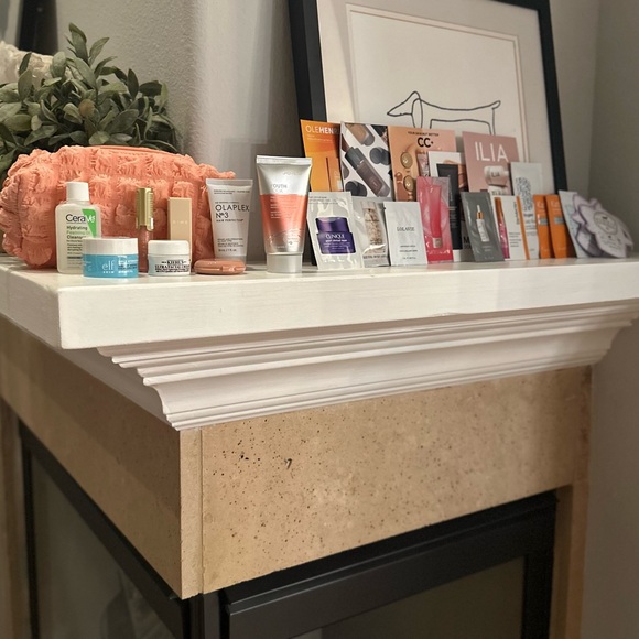 NEW 25-Piece Deluxe Sample Set with free Ulta bag peach colored - Picture 1 of 11